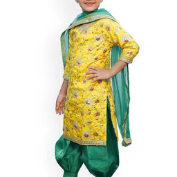 itsmycostume Girls Floral Embroidered Regular Kurti with Salwar & With Dupatta image 4