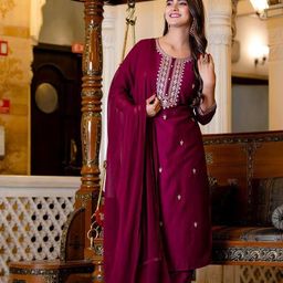 trahimam Women Cotton Blend Kurti Pant Dupatta Set-picture-48