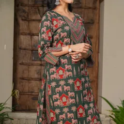 aramya Women Abstract Pure Cotton Straight Kurta image 3