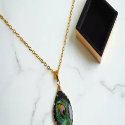 sapraa trends Gold-plated Resin Pendant Set image 3