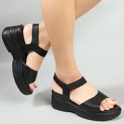 colo Women Wedges Sandal-picture-15