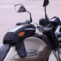 GUARDIANGEARS Jaws Mini 18L Magnetic Tank Bag with Rain Cover for All Motorcycles with a Metal Tank from 100CC to 1000CC image 5