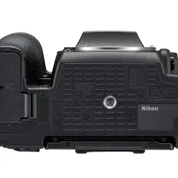 Nikon D7500 DX-Format Digital SLR Body (Black) image 4