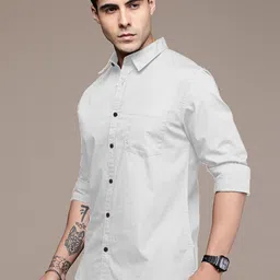 metronaut Men Regular Fit Solid Spread Collar Casual Shirt image 4