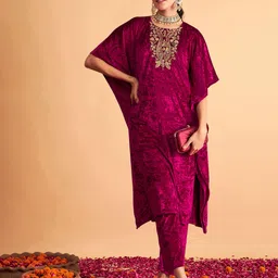 shae by sassafras Women Embroidered Velvet Kaftan Kurta-picture-13