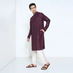 indus route by pantaloons Men Solid Viscose Rayon Straight Kurta image 3