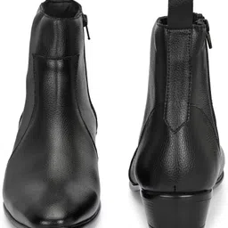 roadster Premium Black Crocodile Texture Chelsea Boots for Men | Trendy & Versatile Boots For Men image 4