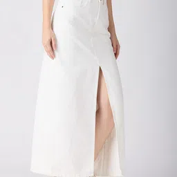 globus Women Solid Straight White Skirt image 3