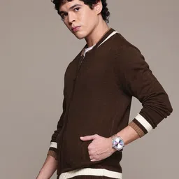 roadster Men Solid Round Neck Brown Sweater image 3