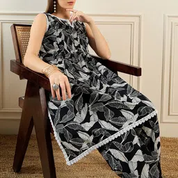 Indo Era Women Floral Printed Regular Pure Cotton Kurta with Trousers image 1