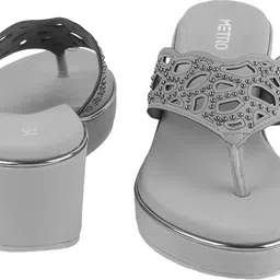 metro Women Wedges Sandal image 3