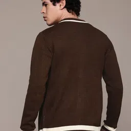 roadster Men Solid Round Neck Brown Sweater image 5