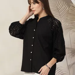 pluss Women Regular Fit Solid Spread Collar Casual Shirt image 3