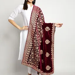 Moda Chales Ethnic Motifs Embroidered Zari Velvet Shawl image 5