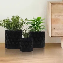 metalsmith Iron Planter Pot For Indoor And Outdoor Decor Set of 3 image 3