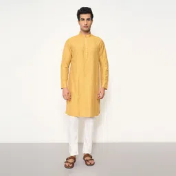 indus route by pantaloons Men Solid Viscose Rayon Straight Kurta image 2
