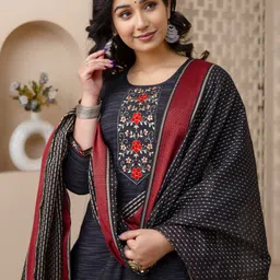 auzasho collection Women Cotton Blend Kurta Pyjama Dupatta Set-picture-27