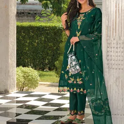 vredevogel Women Silk Blend Kurta Pant Dupatta Set-picture-30