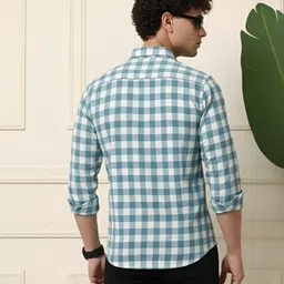 u turn Men Slim Fit Striped Spread Collar Casual Shirt image 2