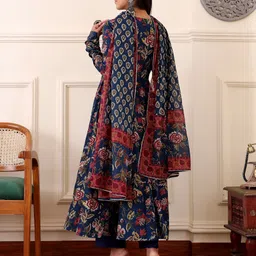 divastri Women Viscose Rayon Kurta Pant Dupatta Set image 3