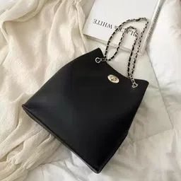 aesthetic Women Black Shoulder Bag image 2