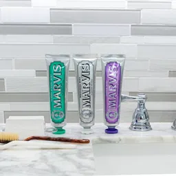 marvis Whitening Mint Toothpaste ORIGINAL (PACK OF 1) Toothpaste image 5