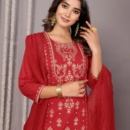 royal export Women Cotton Blend Kurta Pant Dupatta Set image 4