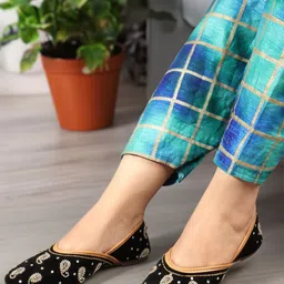 iconics Casuals For Women image 1