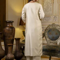 vredevogel Women Silk Blend Kurta Pant Dupatta Set image 3