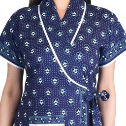 bellamy Women Robe image 5