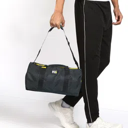 muscleblaze 30 L Gym Duffel Bag - Gym Duffle Bag for Women and Men, Sports Bag, Weekender Bag - Black image 2
