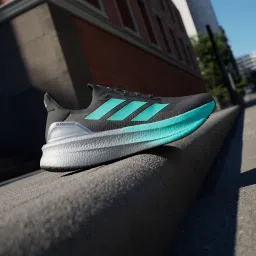 adidas performance MERCEDES - AMG PETRONAS FORMULA ONE TEAM Ultraboost 5X M image 2