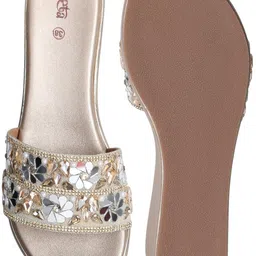 greta Women Wedges Sandal image 4