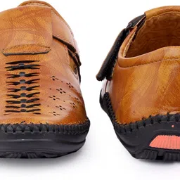 toasty toes Men Sandal image 4