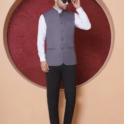favoroski Solid Men Waistcoat image 4