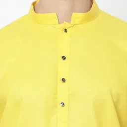tsarina Men Solid Cotton Blend Straight Kurta image 3