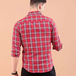 the indian garage co. Men Slim Fit Checkered Spread Collar Casual Shirt image 5