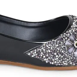 riyashi Jutis For Women image 3