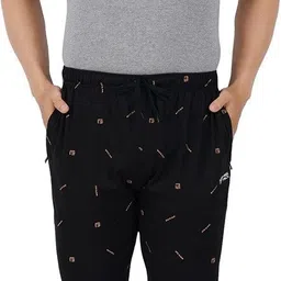 feel track Printed Men Three Fourths image 5