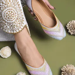 froh feet Women's Ethnic Jutti with Sequin Detailing | Festive Party Wear Mojari Bellies For Women image 3