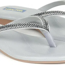 luxyfeel Women Flats Sandal image 1