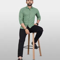 vebnor Men Regular Fit Solid Spread Collar Casual Shirt image 5