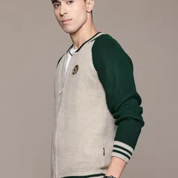 roadster Men Printed Round Neck Grey Sweater image 3