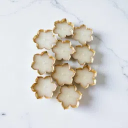 homeobee impex 3.5 Inch Flower Shape Scented Candle for Home Decor Iron 0 - Cup Candle Holder Set image 3