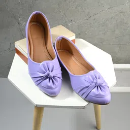 ravis Stylish and Comfortable Bellies For Women image 2