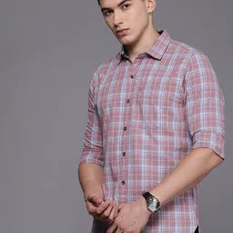 wrogn Men Regular Fit Solid Casual Shirt image 5