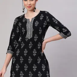 fyunl Women Printed Viscose Rayon Straight Kurta-picture-21
