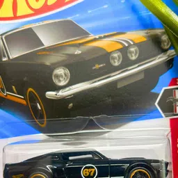 the essential hub HW ’67 $helby GT500 – Q Case 2025 | 1:64 Premium Die-Cast Muscle Car image 1