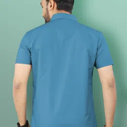 vebnor Men Regular Fit Solid Casual Shirt image 2