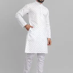 sopani Men Solid Cotton Blend Straight Kurta image 3